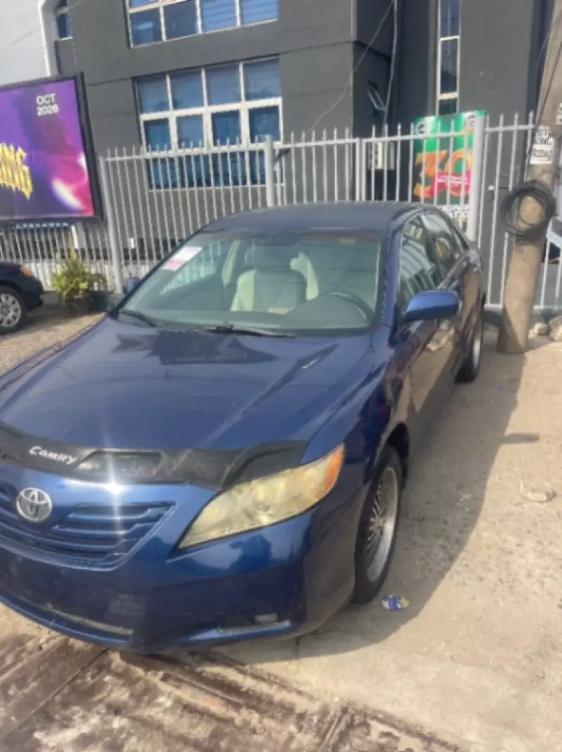 TOYOTA Camry - 2009