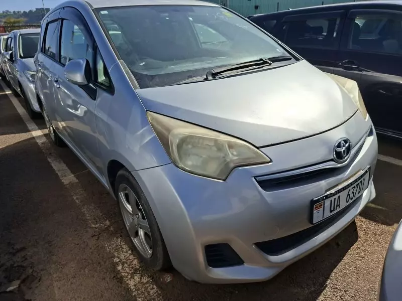 Toyota Ractis   - 2012