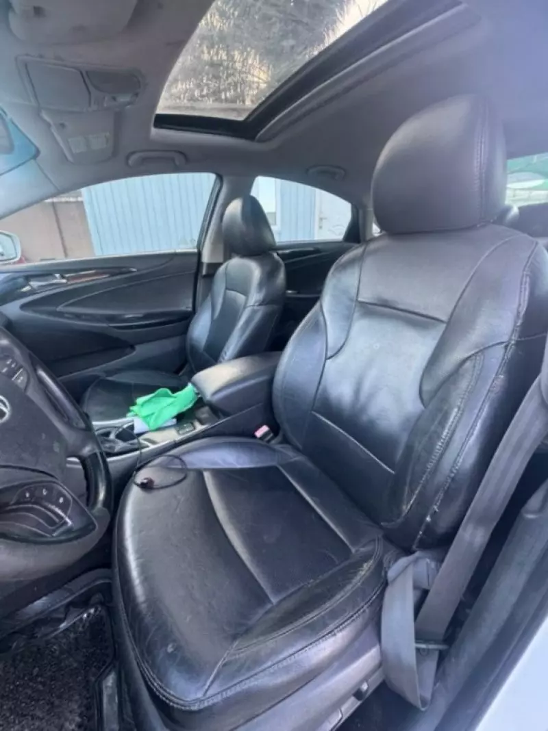 Hyundai Sonata   - 2010