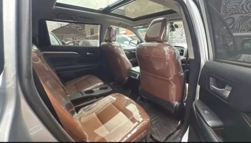 Toyota Highlander   - 2019