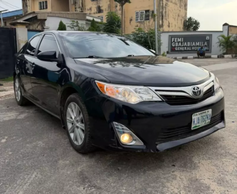 Toyota Camry   - 2012