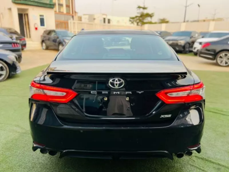 Toyota Camry   - 2018