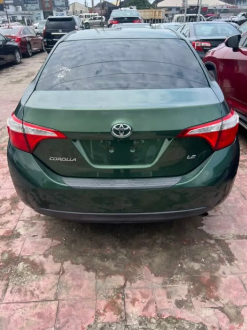 Toyota Corolla   - 2014