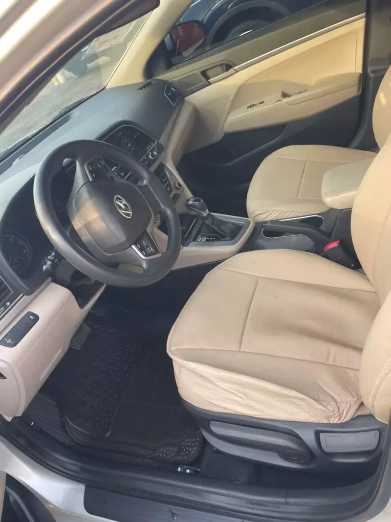 Hyundai Elantra   - 2017