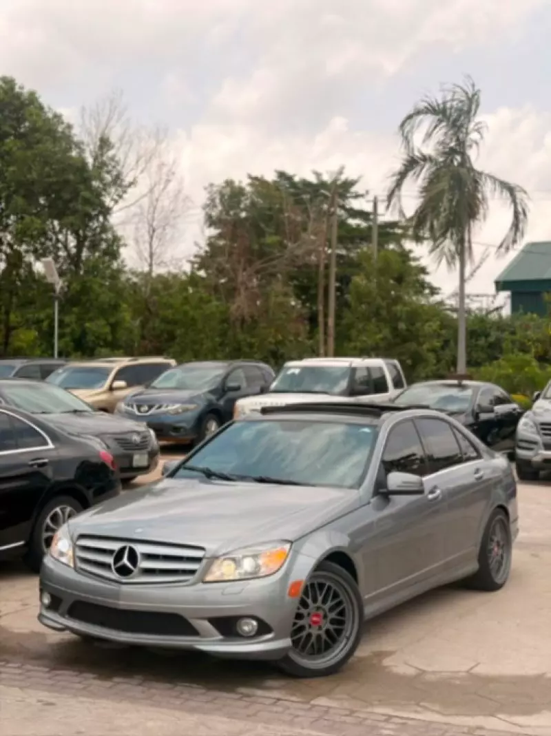 Mercedes-Benz C-Class   - 2010