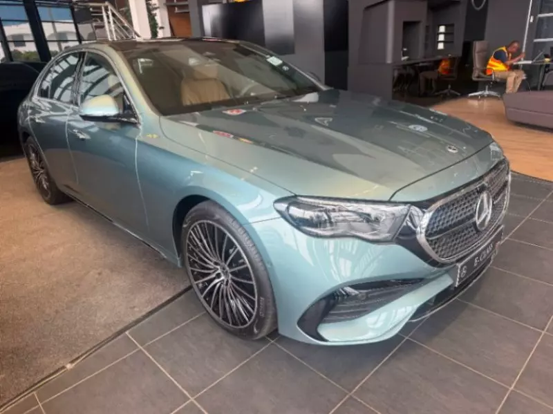 Mercedes-Benz E 300   - 2025
