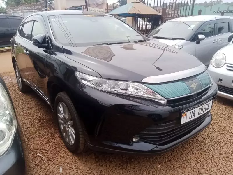 Toyota Harrier   - 2017