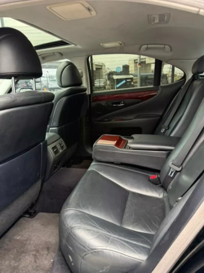 Lexus LS 460   - 2007