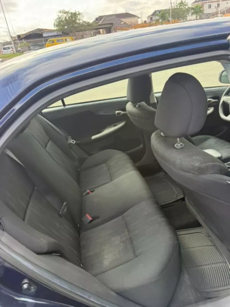 TOYOTA Corolla - 2011