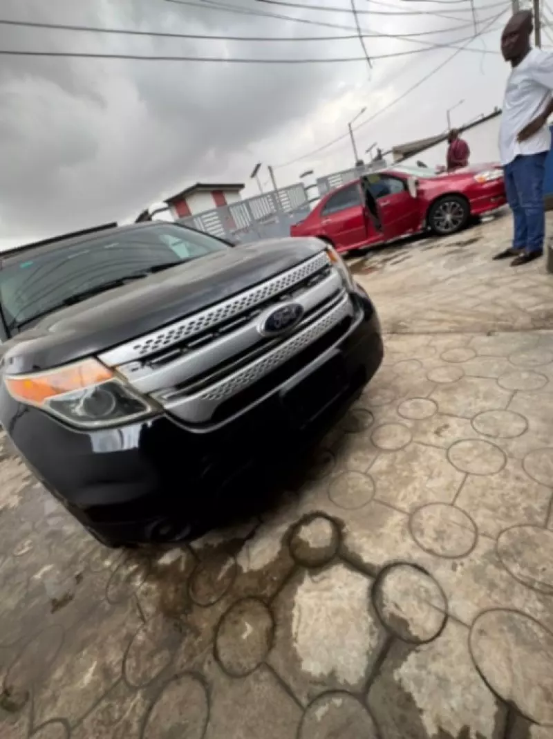 Ford Explorer   - 2012