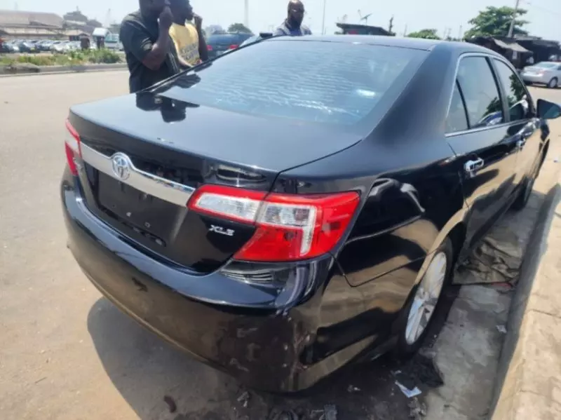 Toyota Camry   - 2014
