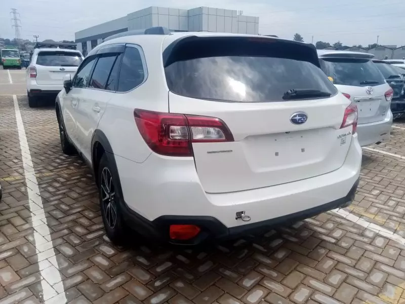 Subaru Outback   - 2016