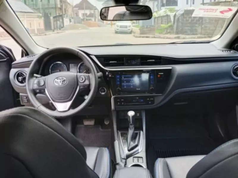 TOYOTA Corolla   - 2017