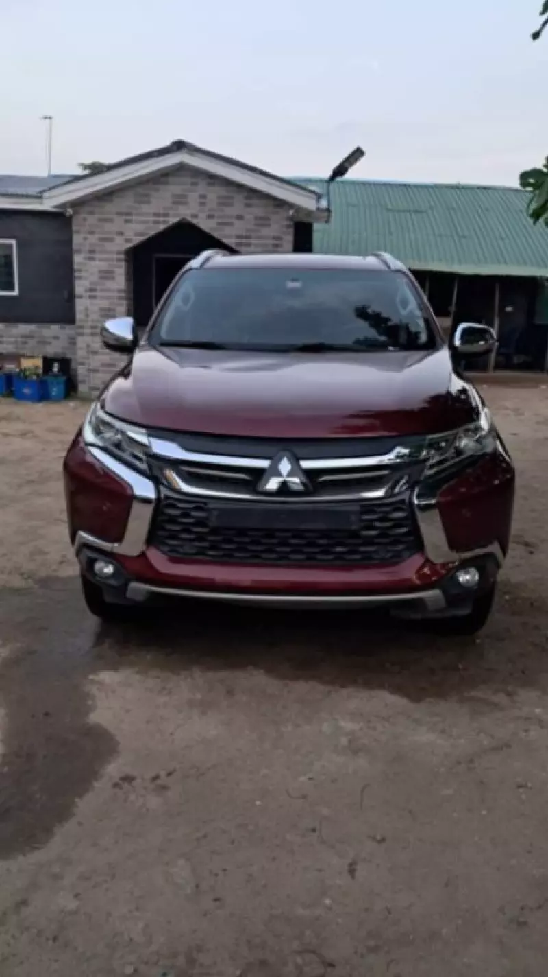 Mitsubishi Montero Sport   - 2016