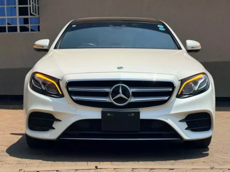 Mercedes-Benz E 200   - 2020
