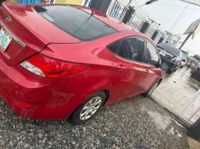 Hyundai Accent   - 2014