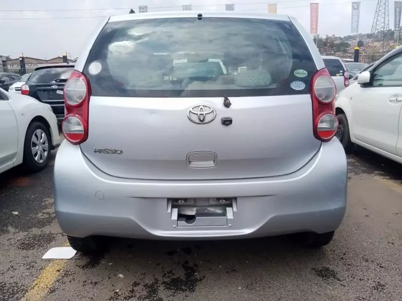 Toyota Passo   - 2012