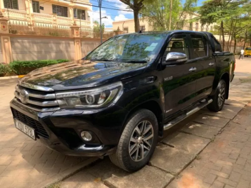 Toyota Hilux   - 2016