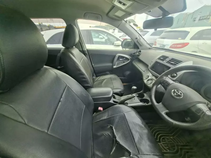 Toyota Vanguard    - 2012