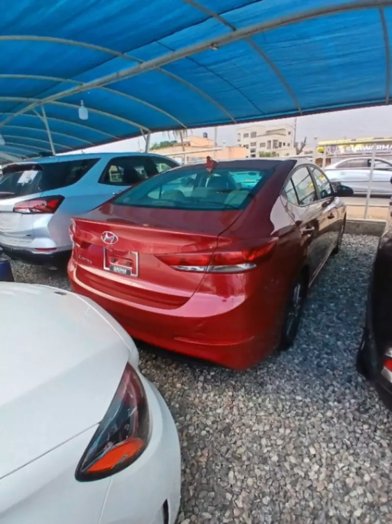 Hyundai Elantra   - 2018