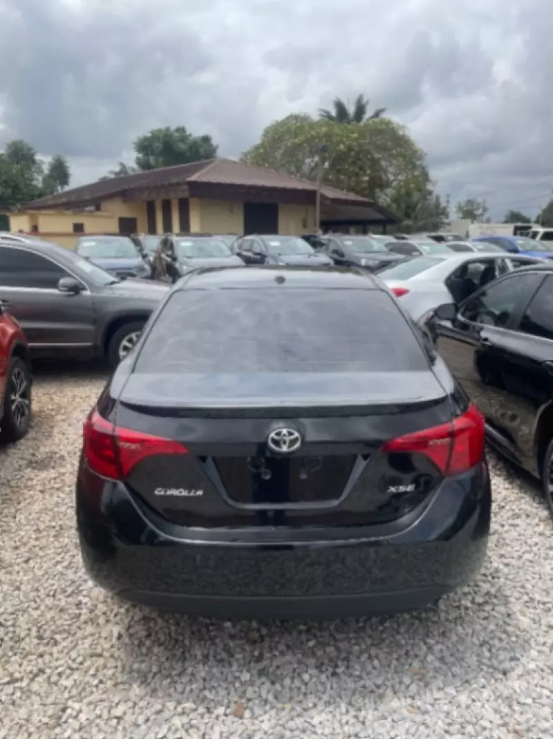 TOYOTA Corolla - 2017