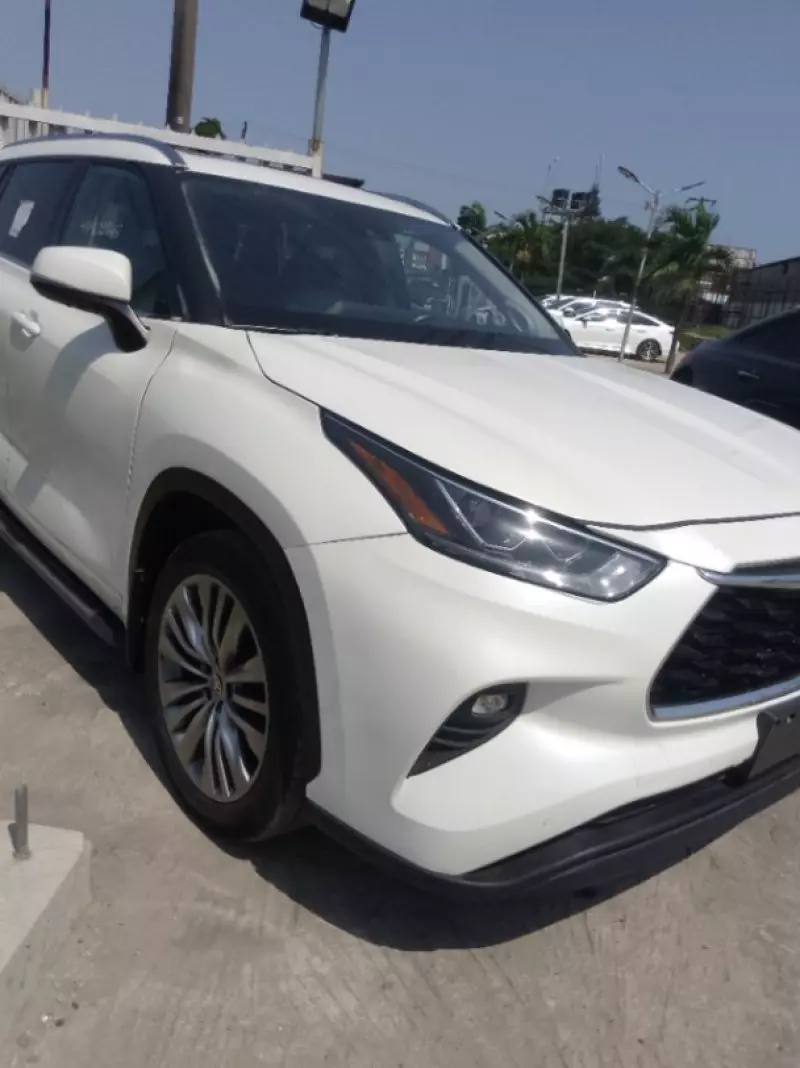 Toyota Highlander   - 2009