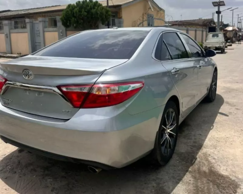 Toyota Camry   - 2015