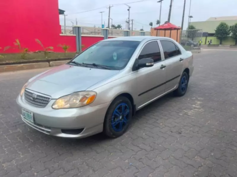 TOYOTA Corolla - 2003