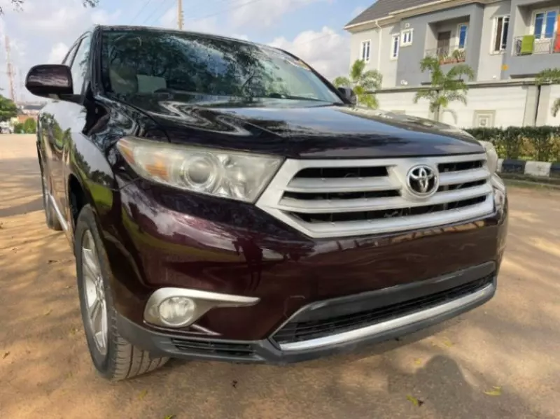 Toyota Highlander   - 2011