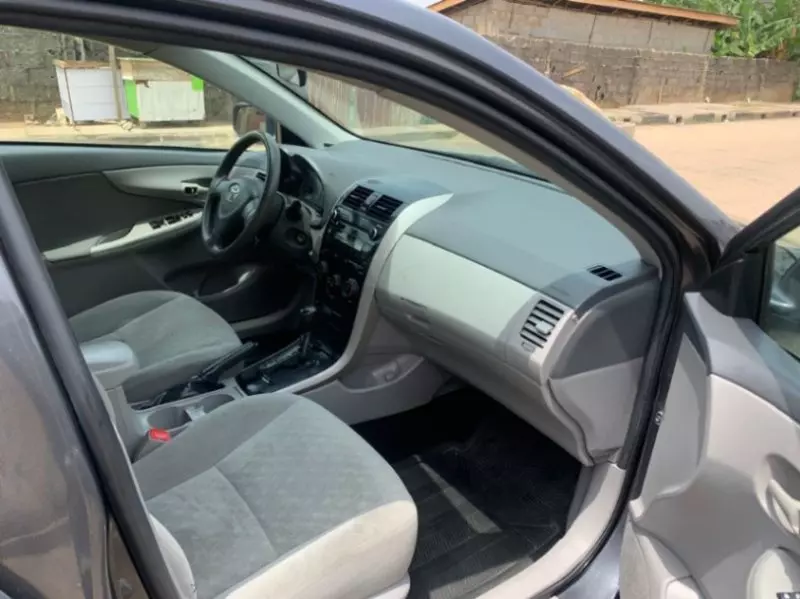 Toyota Corolla   - 2010