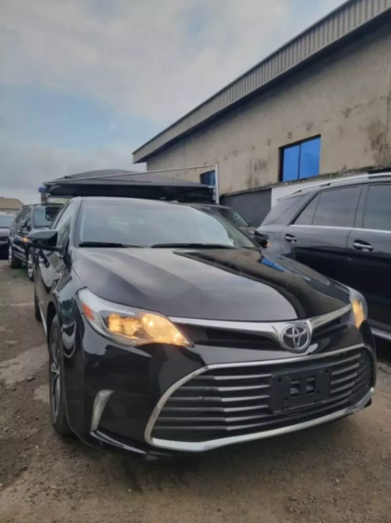 Toyota Avalon   - 2016
