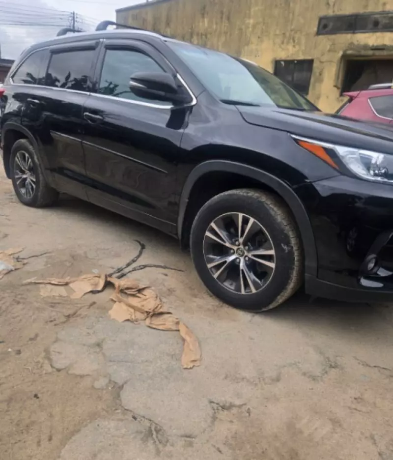TOYOTA Highlander   - 2016