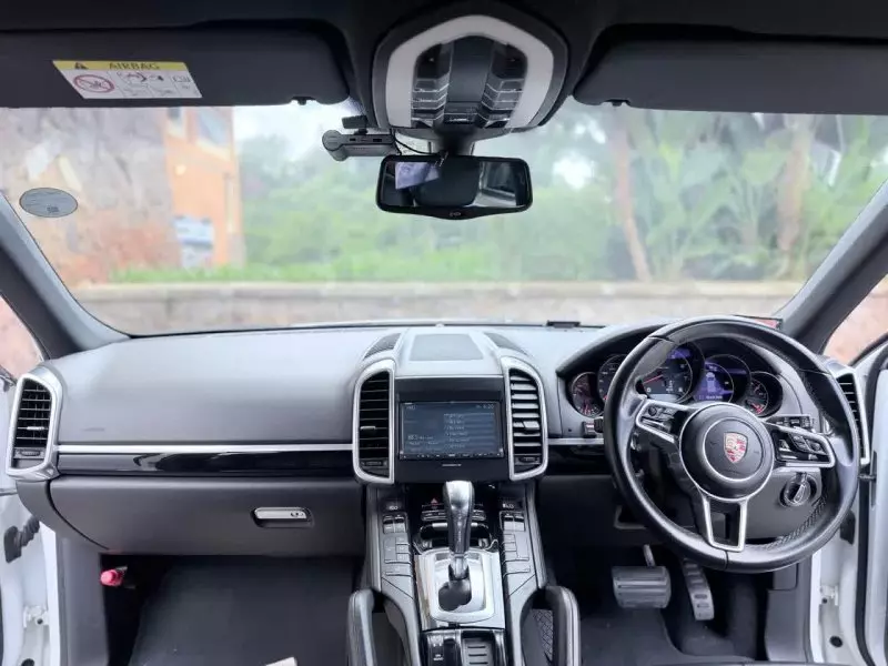 PORSCHE Cayenne - 2016
