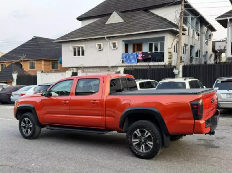 Toyota Tacoma   - 2016