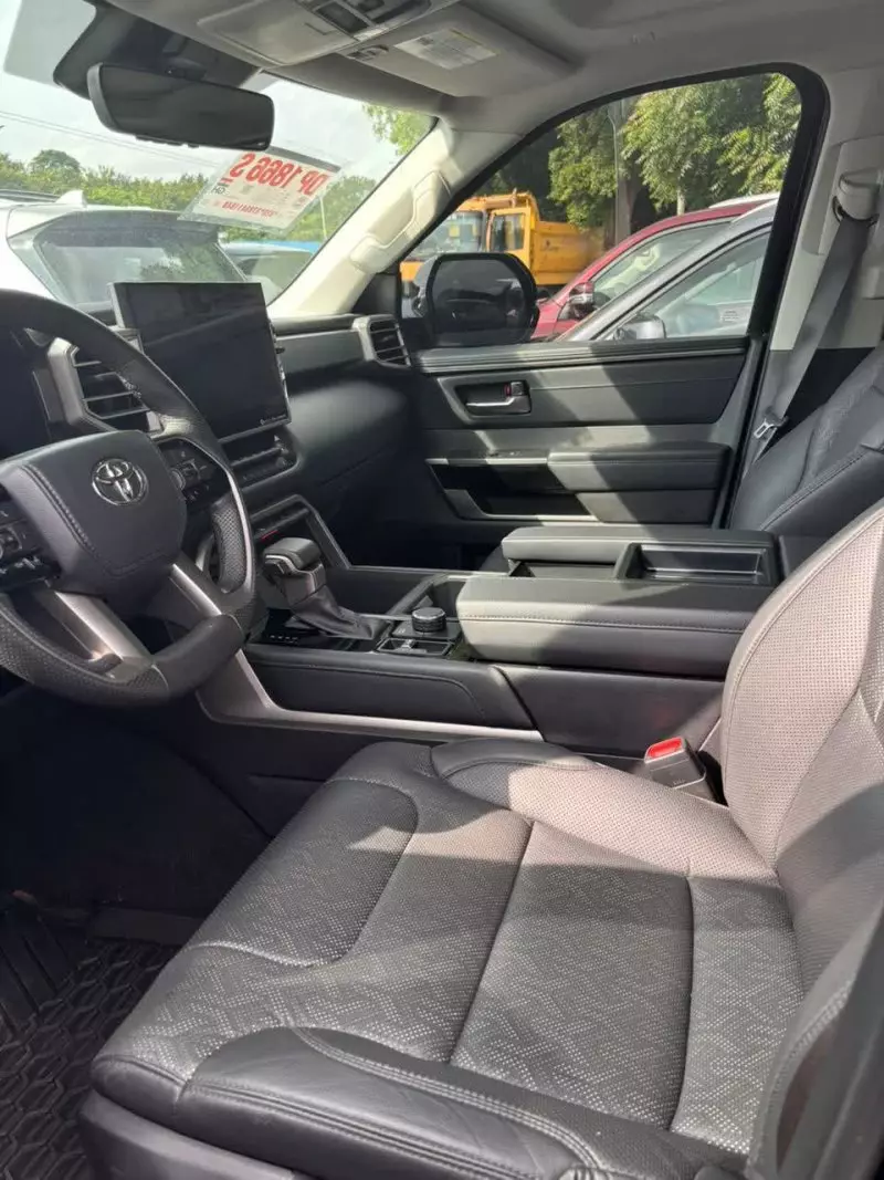 Toyota Tundra   - 2023
