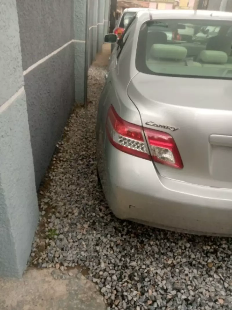 Toyota Camry   - 2011