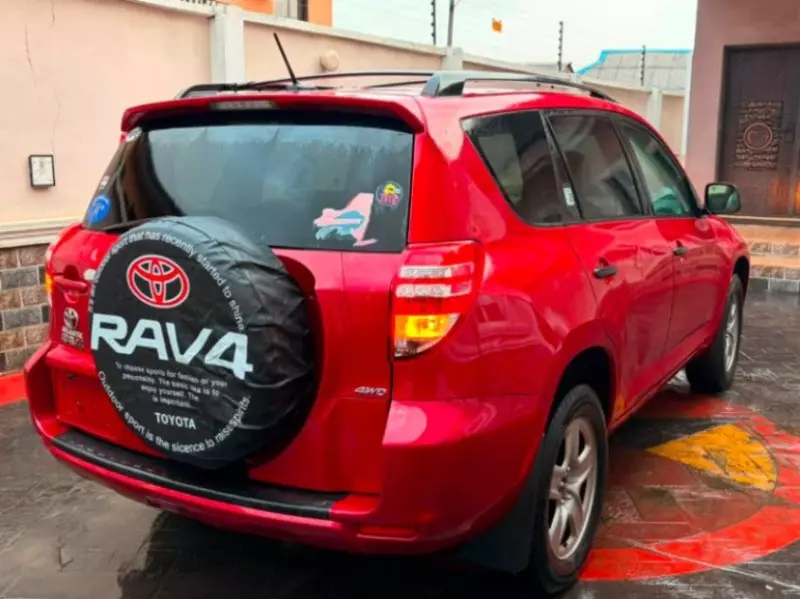 TOYOTA RAV 4 - 2011