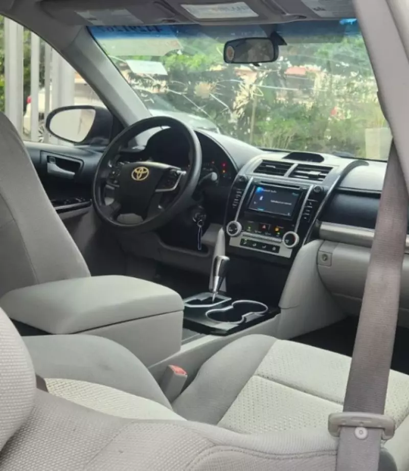 Toyota Camry   - 2012