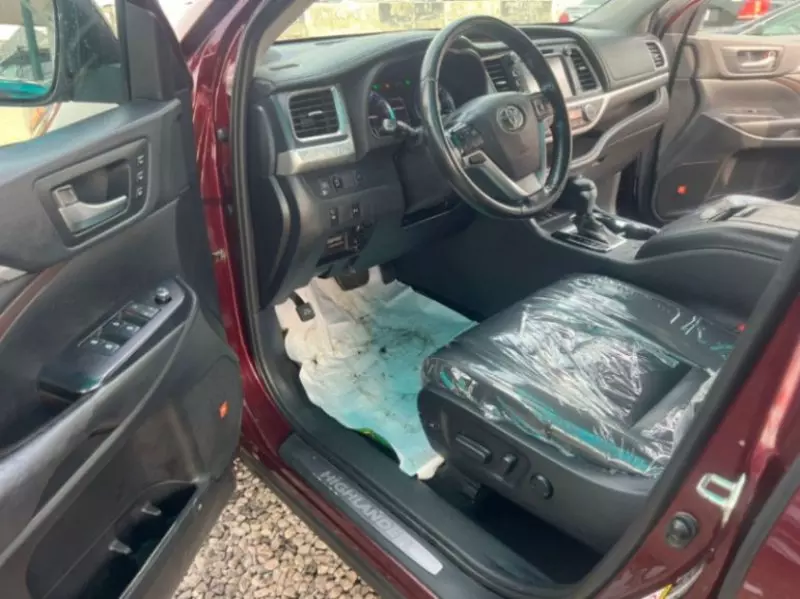 Toyota Highlander   - 2019