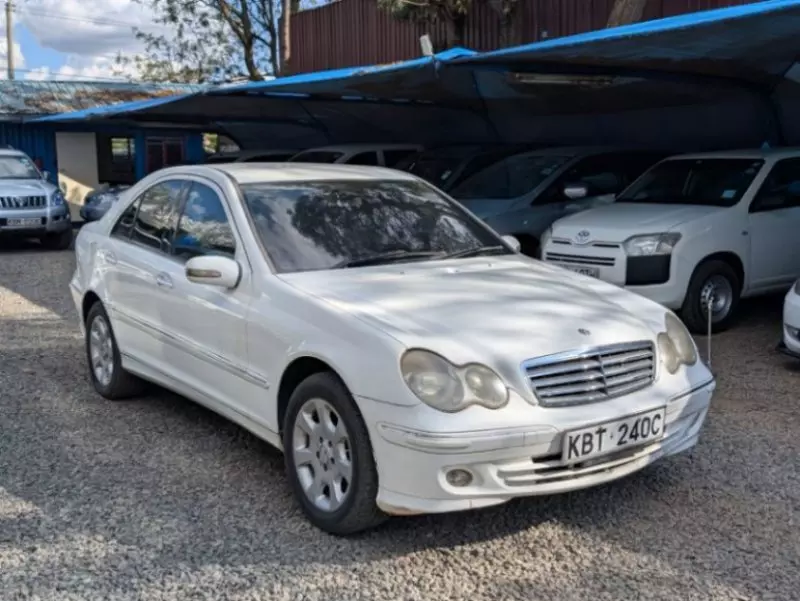 Mercedes-Benz 240 - 2005