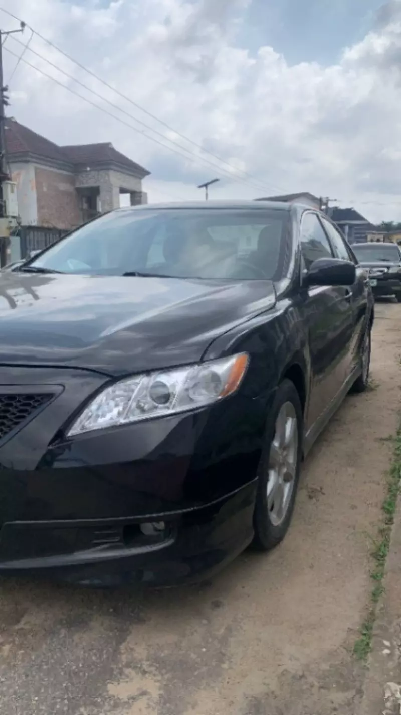 TOYOTA Camry - 2009