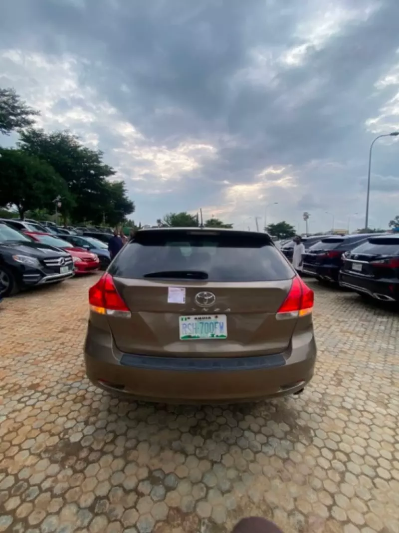 TOYOTA Venza   - 2010