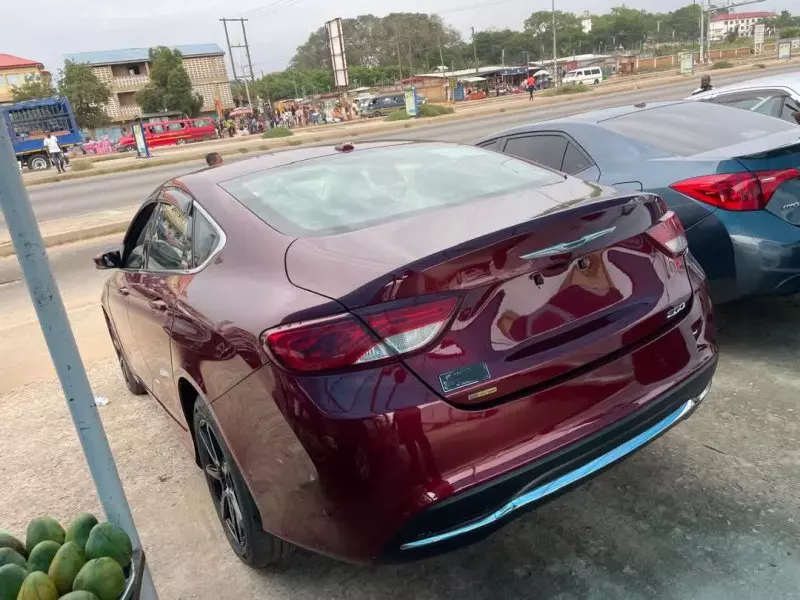 Chrysler 200   - 2015