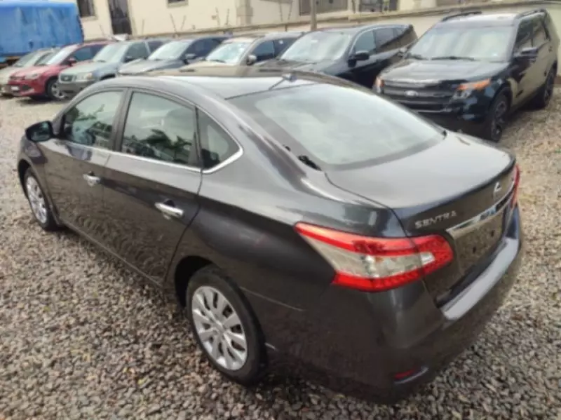 Nissan Sentra   - 2015