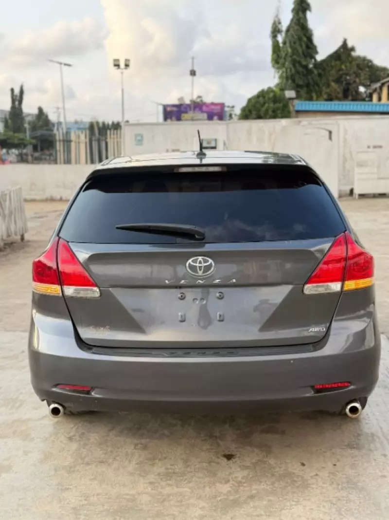 TOYOTA Venza - 2010