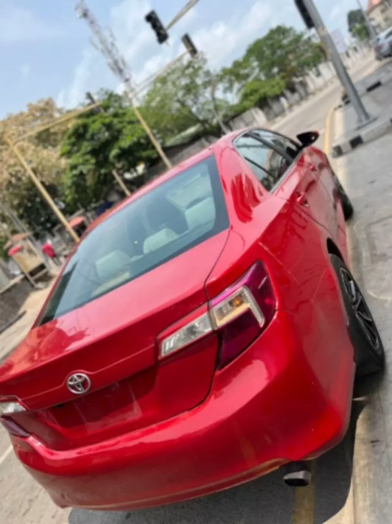 Toyota Camry   - 2013