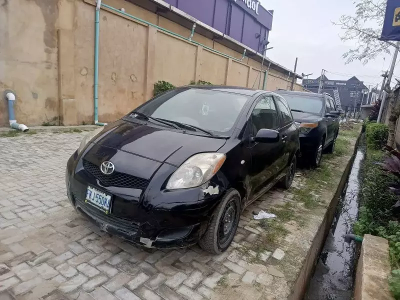 Toyota Yaris   - 2009