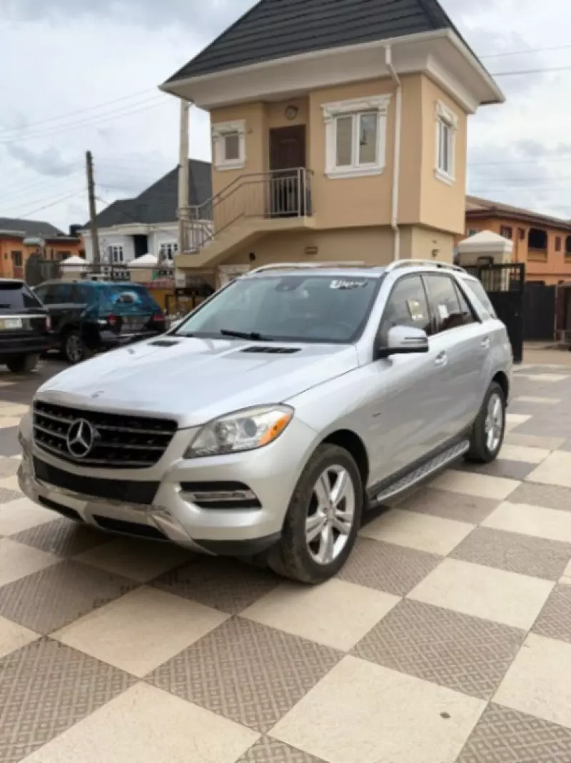 Mercedes-Benz ML 350   - 2012