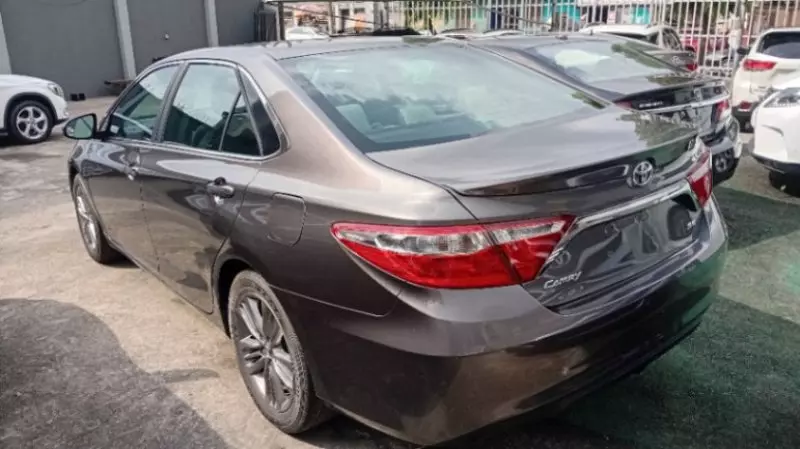 Toyota Camry - 2016