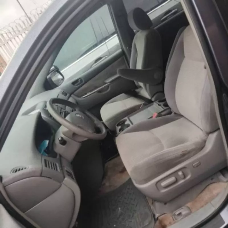 TOYOTA Sienna   - 2006